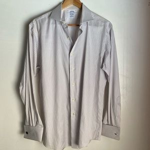 BROOKS BROTHERS BUTTON DOWN SHIRT